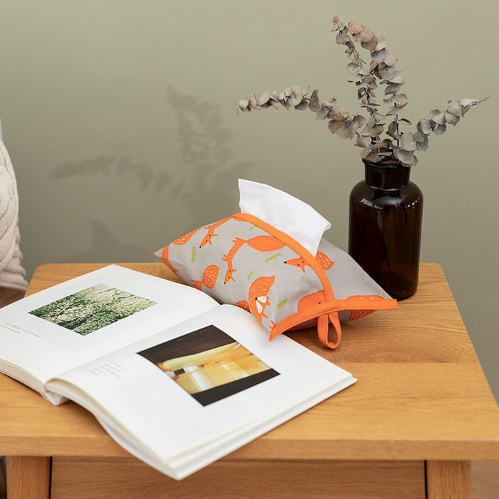 Rectangular handkerchief box cover made of cotton-linen with zipper and fox print