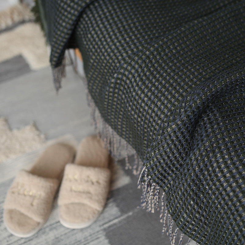 Throw blanket and plaid with herringbone structure, soft cotton blend and decorative fringes