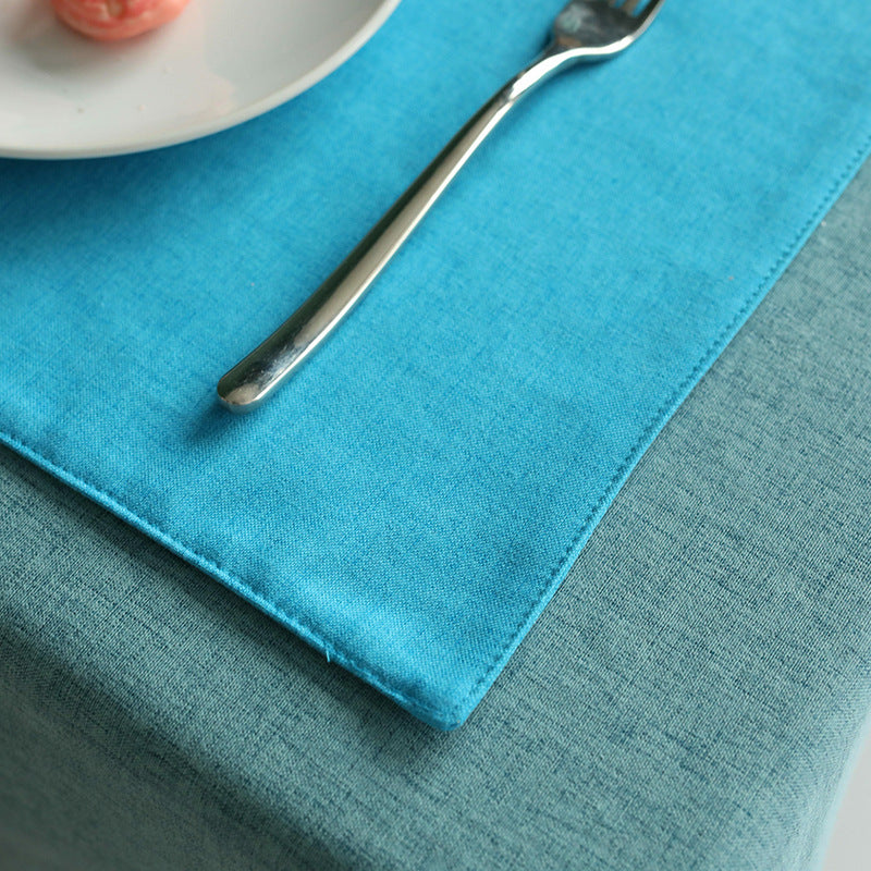 Heat-resistant table set made of linen-cotton blend with fine texture and non-slip backing