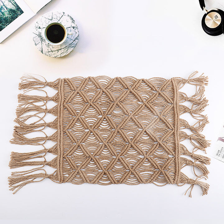 Decorative macrame placemat