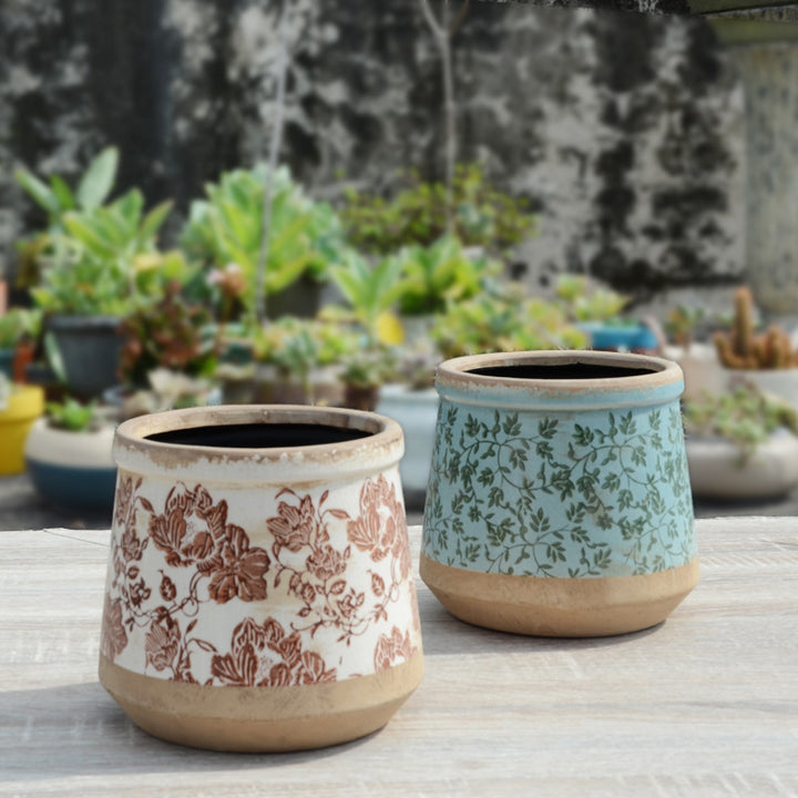 Decorative plant container in rustic design