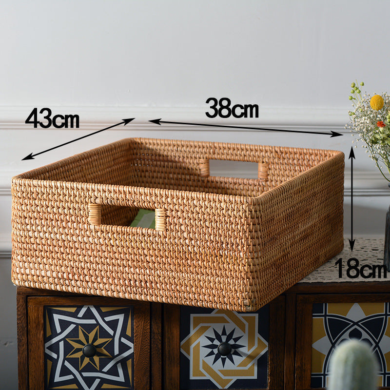 Multifunctional storage basket made of natural materials
