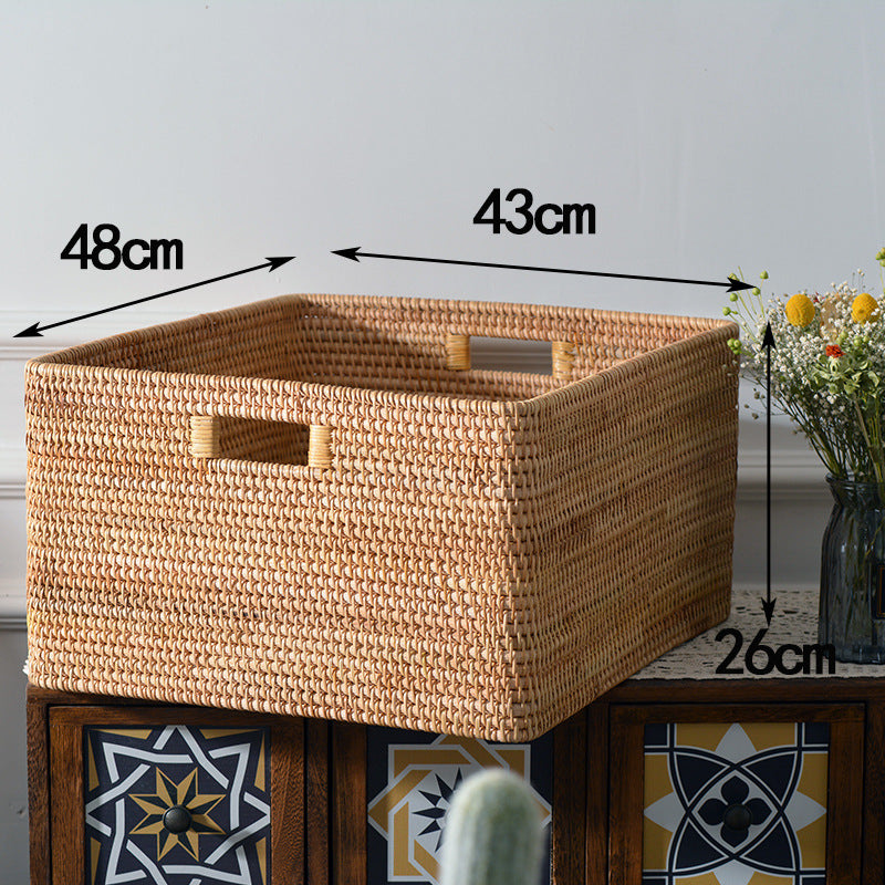 Multifunctional storage basket made of natural materials