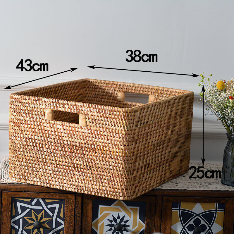 Multifunctional storage basket made of natural materials