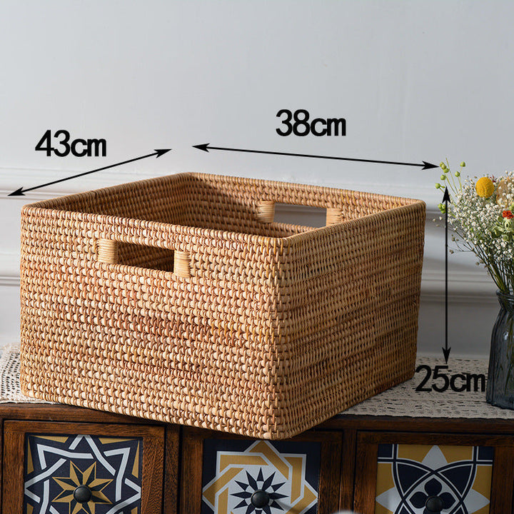 Multifunctional storage basket made of natural materials