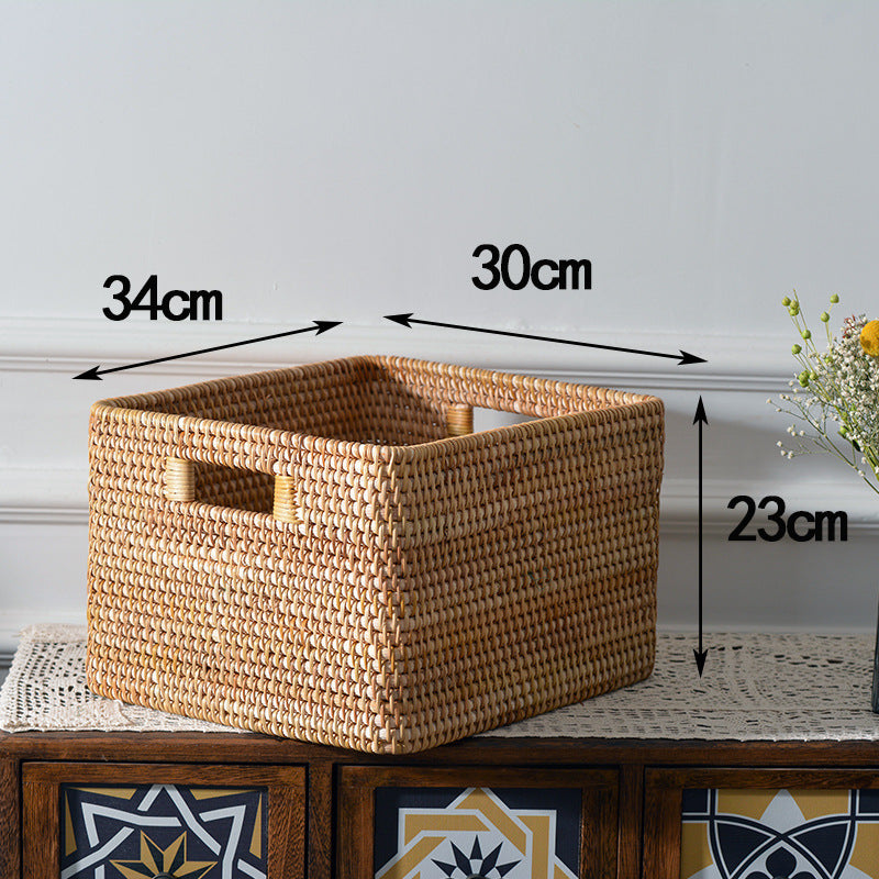 Multifunctional storage basket made of natural materials