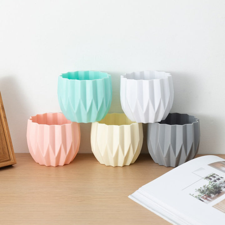 Decorative flower vase