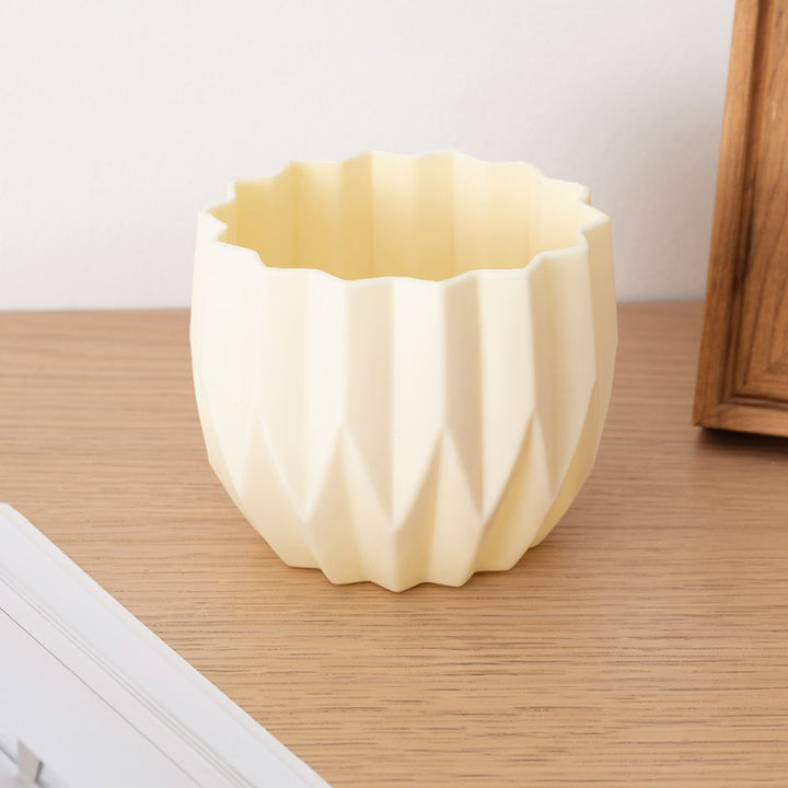 Decorative flower vase
