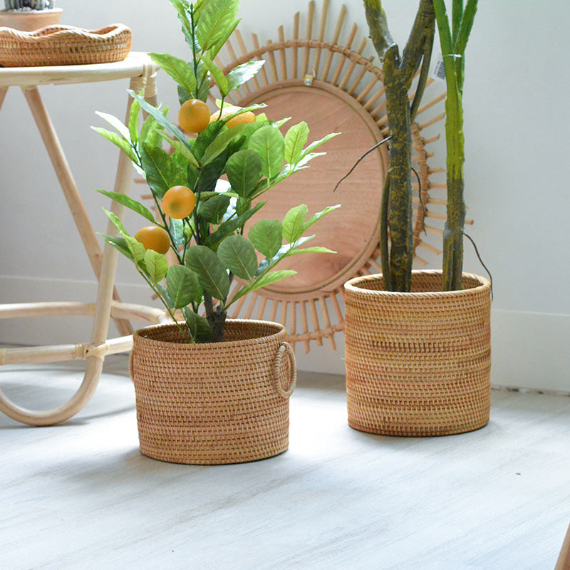 Rund braided storage basket