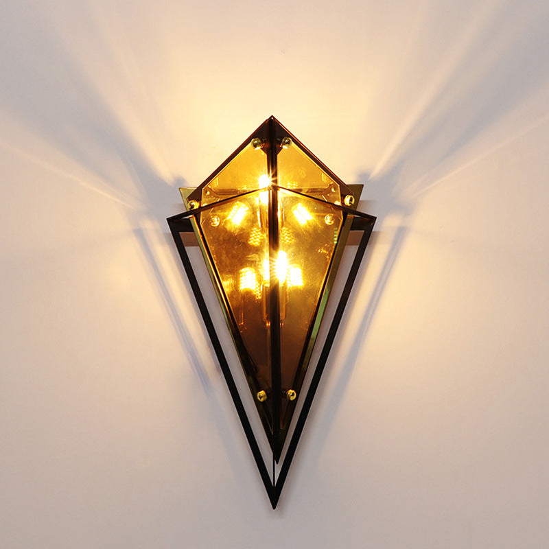 Diamond-shaped wall lamp