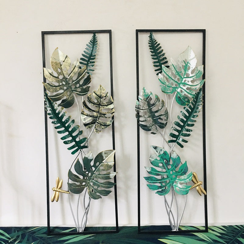 Decorative Metal Wall Art with Tropical Leaf Design