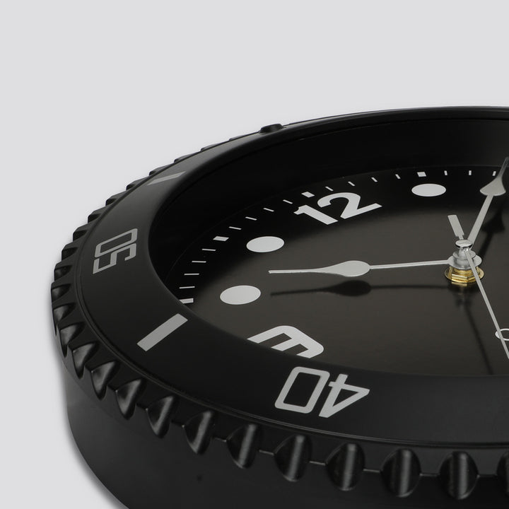 Wall clocks in sporty design