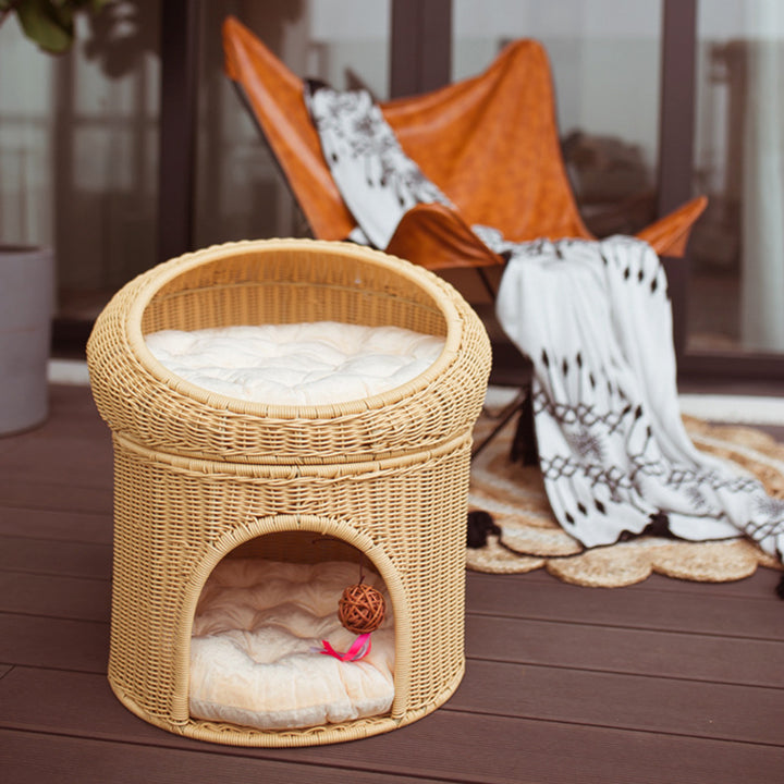 Cat furniture with integrated sleeping area