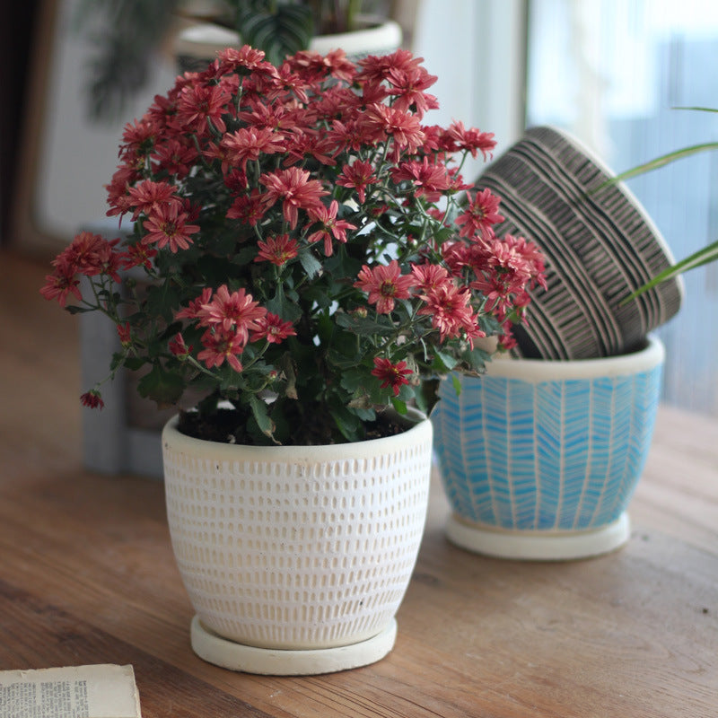 Decorative plant pot