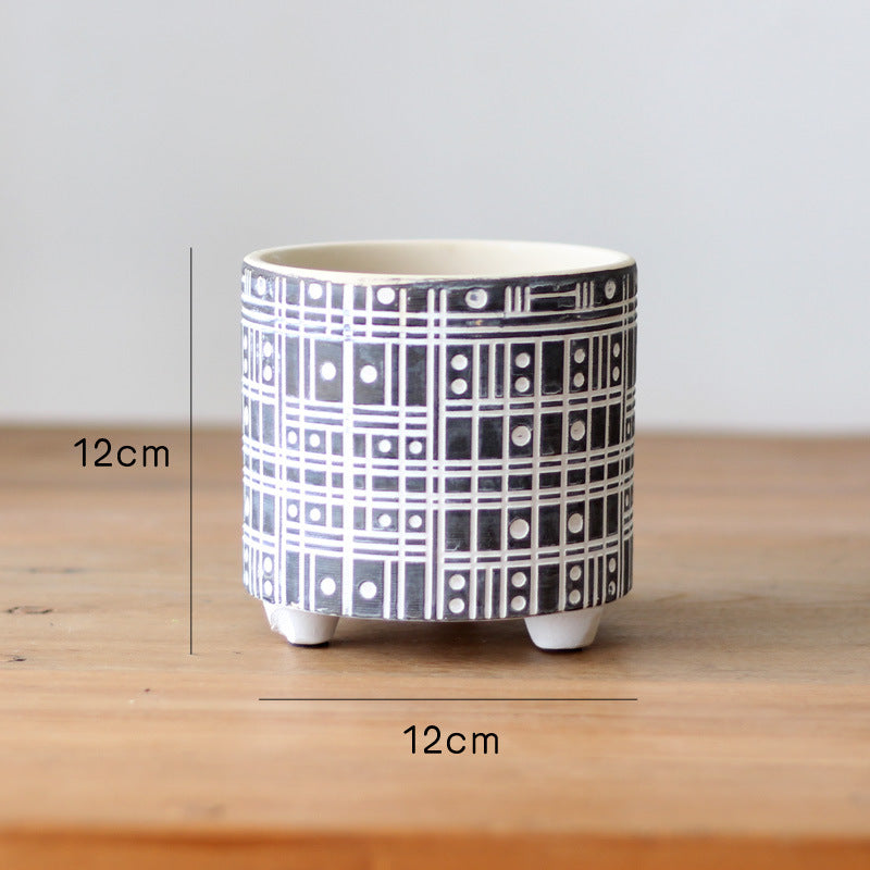 Decorative flower pot with elegant pattern