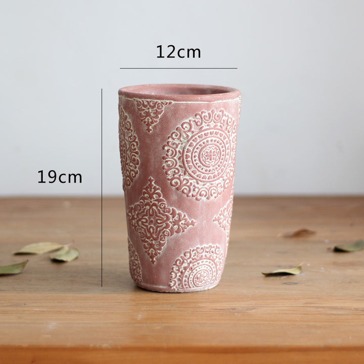 Elegant flower vase made of ceramic