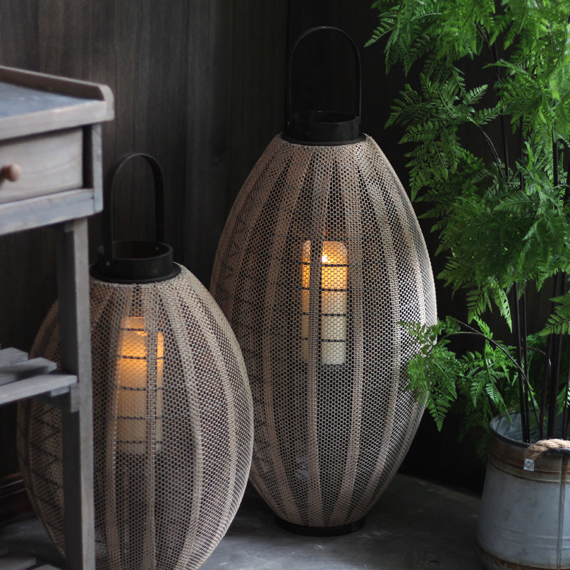 Elegant floor lamp in contemporary style