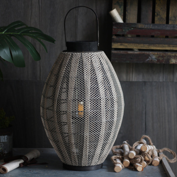 Elegant floor lamp in contemporary style