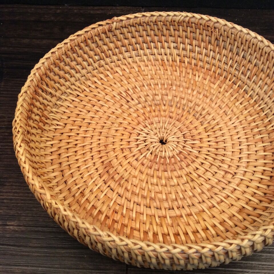 Delicate serving platter made of handcrafted rattan