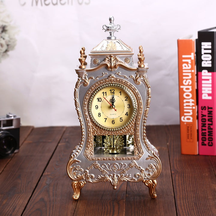 Decorative table clock