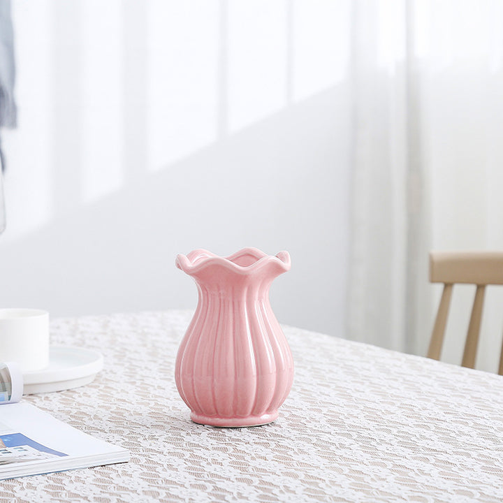 Elegant shaped table vase
