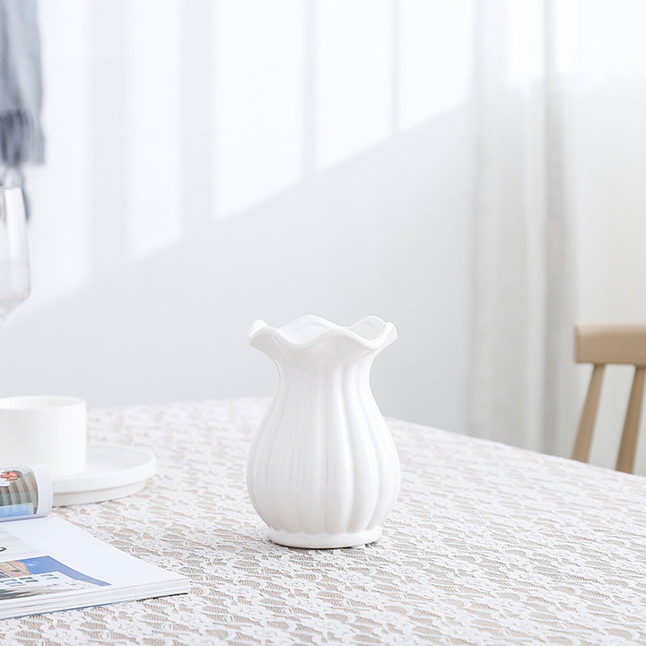 Elegant shaped table vase