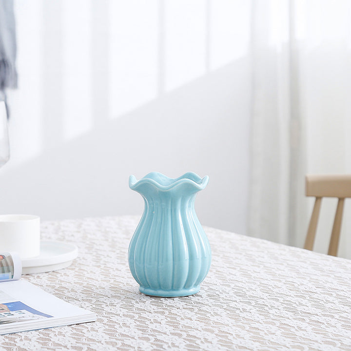 Elegant shaped table vase