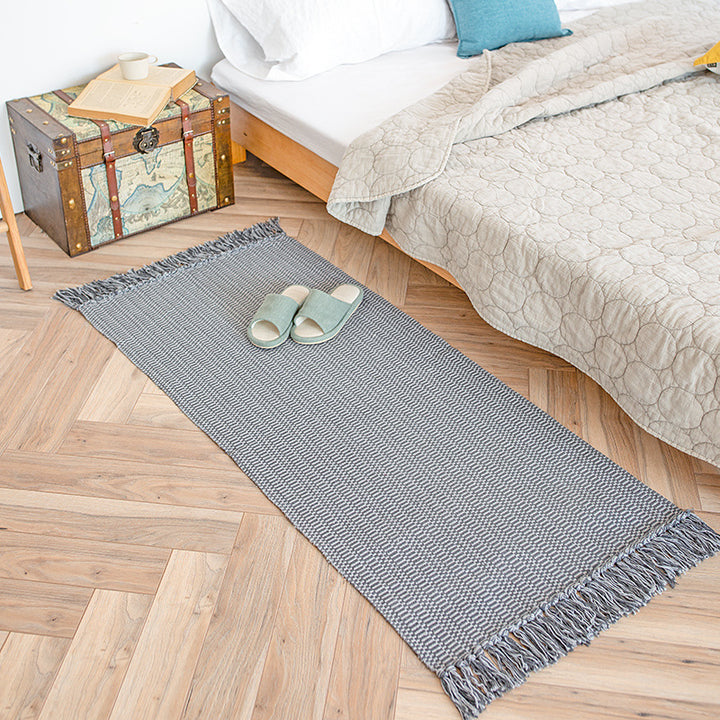 Flatwoven runner made of cotton blend with low pile and geometric check block pattern