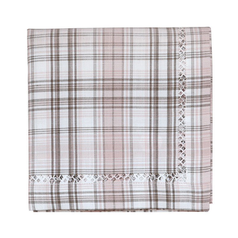 Round cotton tablecloth in check pattern with decorative crochet border