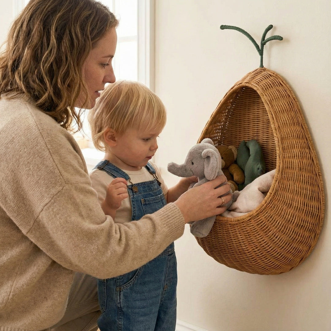Wall basket in apple shape