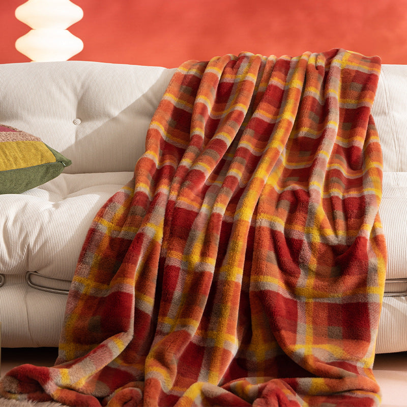 Cozy microfiber throw blanket with checkered pattern, extra soft thermal fleece and light heat effect
