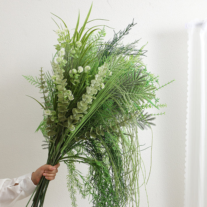 Decorative artificial branch with filigree, curved twigs