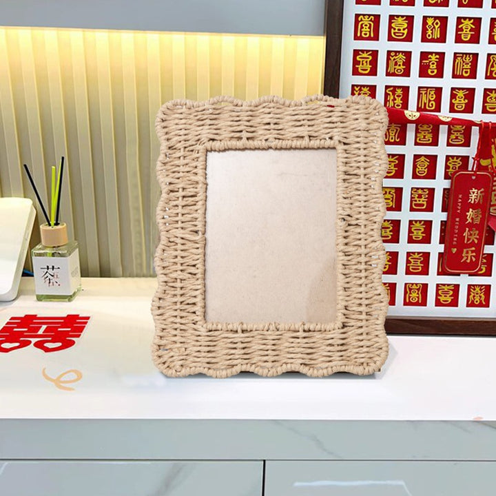Playful picture frame in rattan style