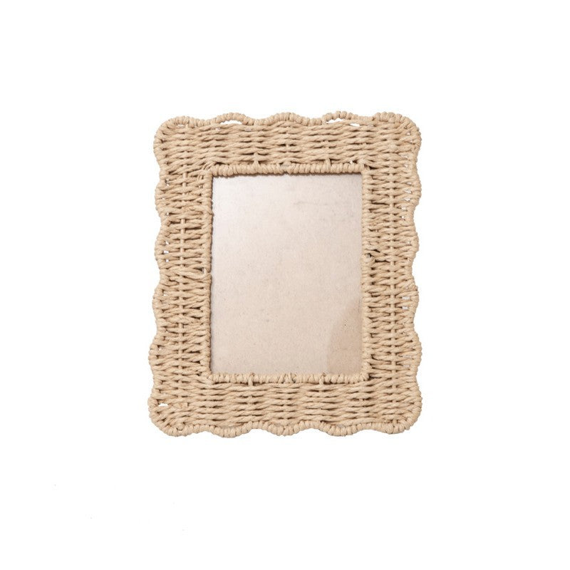 Playful picture frame in rattan style