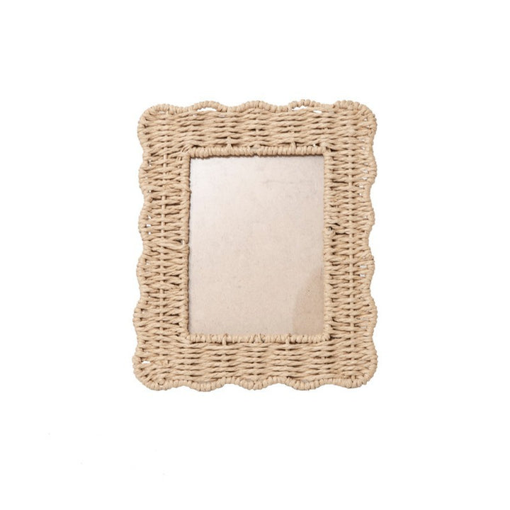 Playful picture frame in rattan style