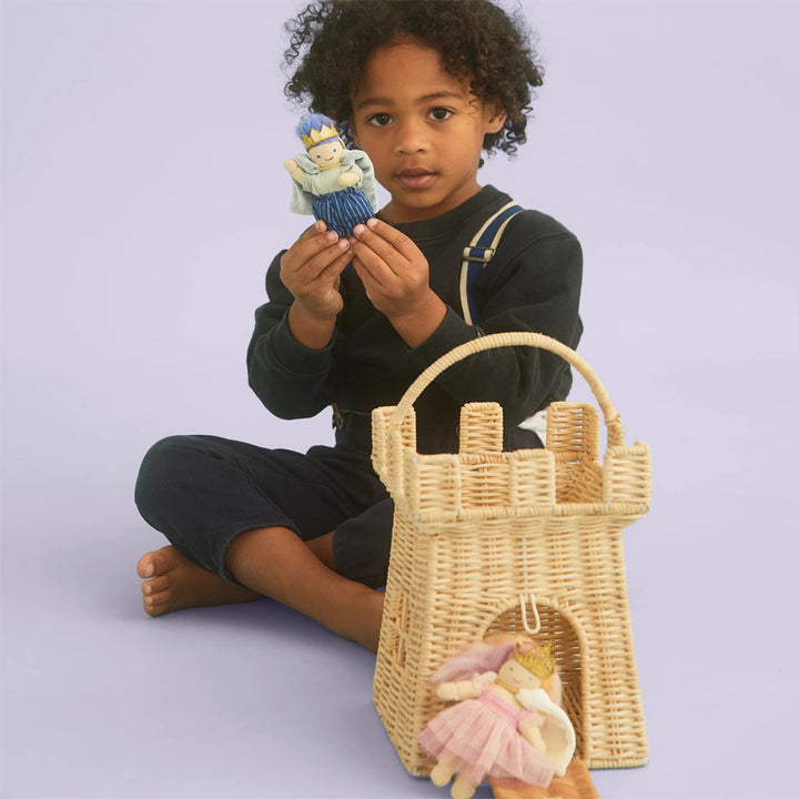 Playful basket in castle design
