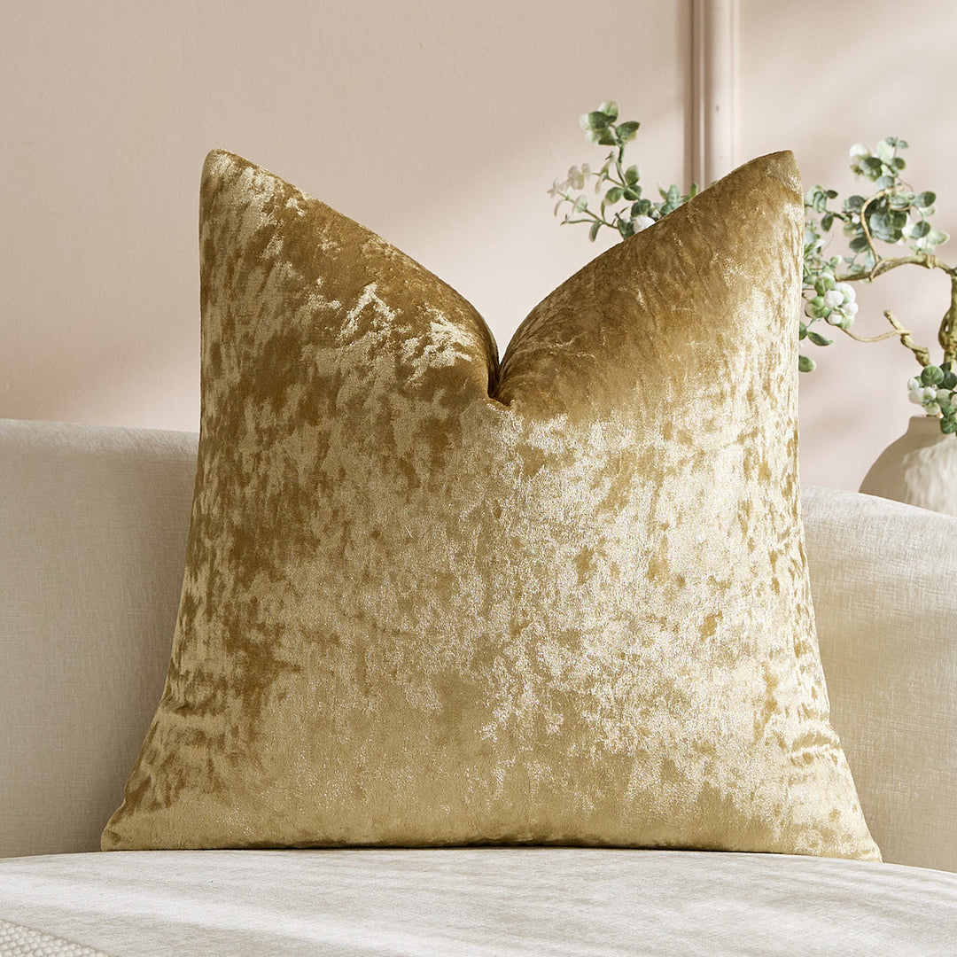 Luxurious Crushed Velvet Square Cushion Cover with Plush Faux-Fur Texture and Invisible Zip