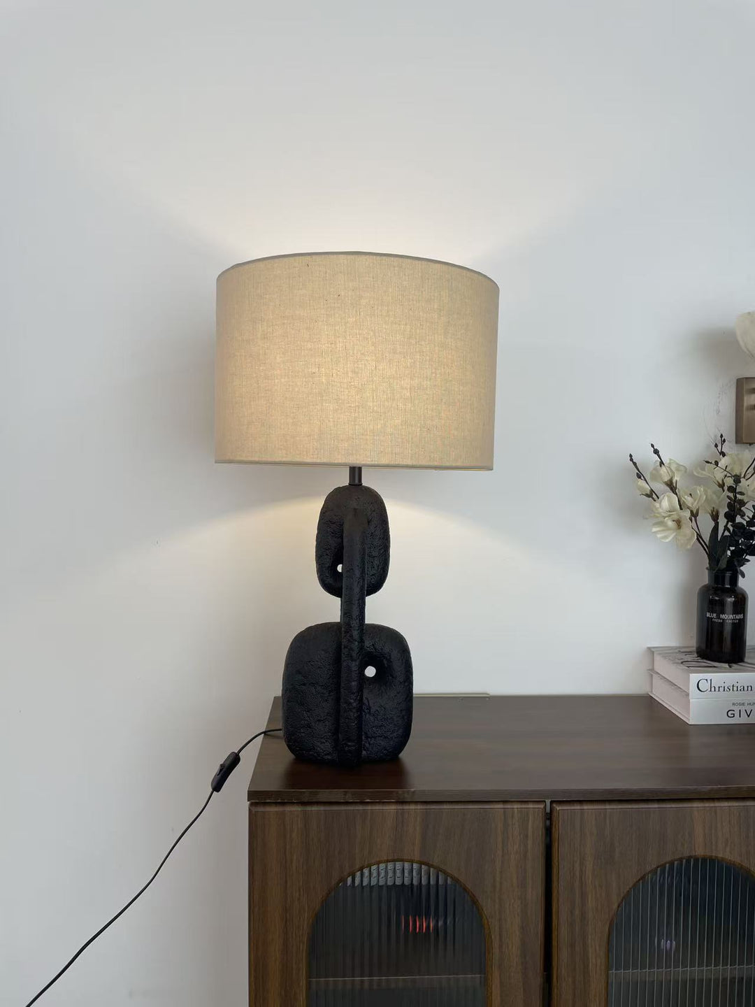 Artistic table lamp