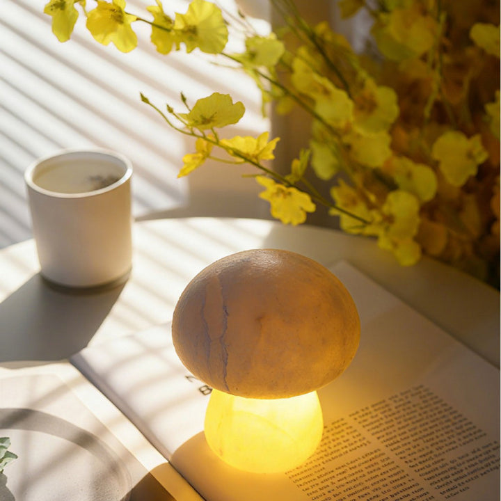 Artistic mushroom-shaped table lamp