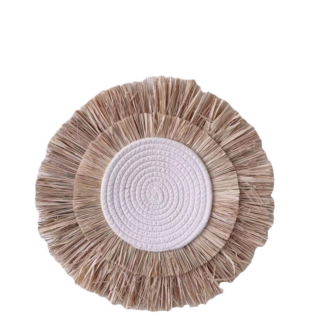 Decorative wall decoration with synthetic fiber and wooden beads