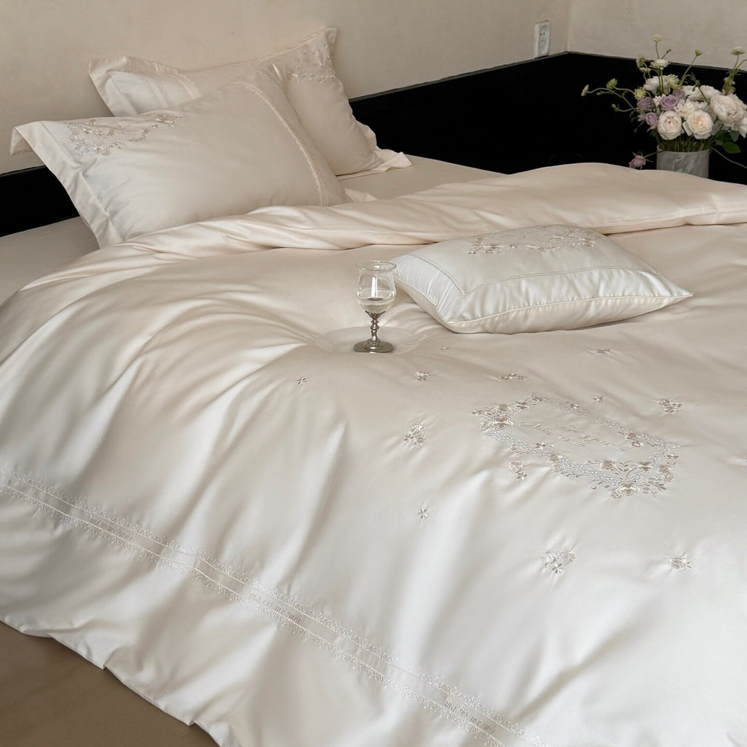 Decorative Luxurious Embroidered Silk Duvet Cover Set Avarnia