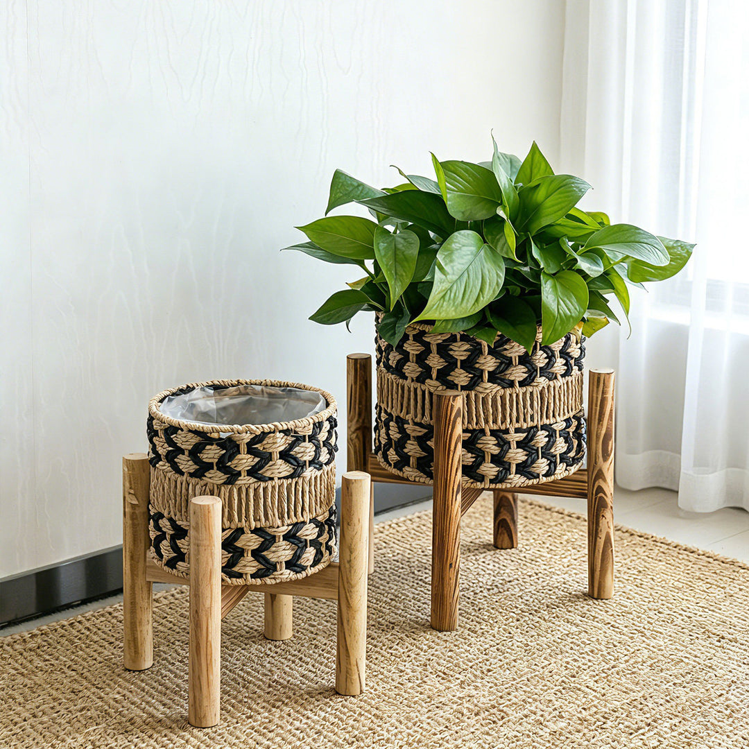 High-quality plant pot with stand