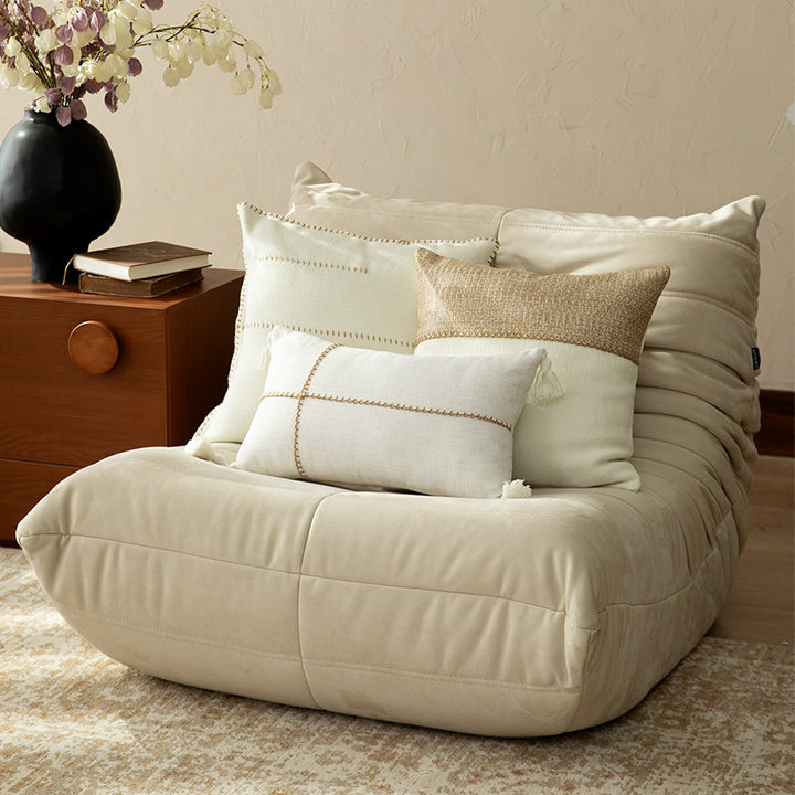 Square decorative pillow with two-tone knit and linen fabric