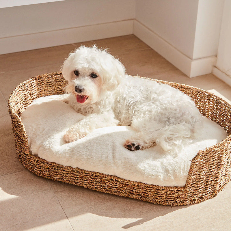 Cozy and stylish dog bed made of braided material