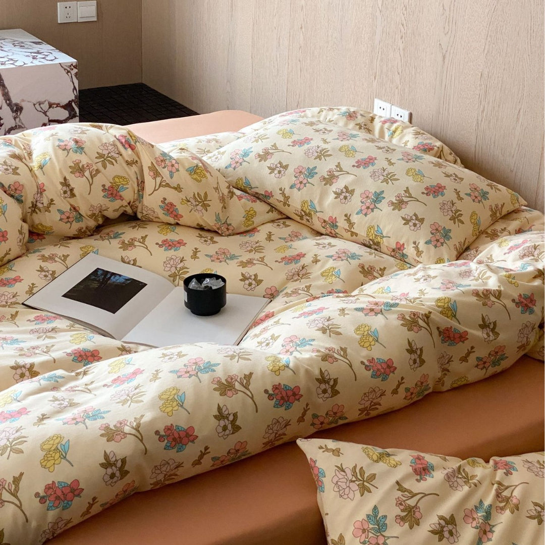 Decorative Floral Print Comforter Set Avarnia
