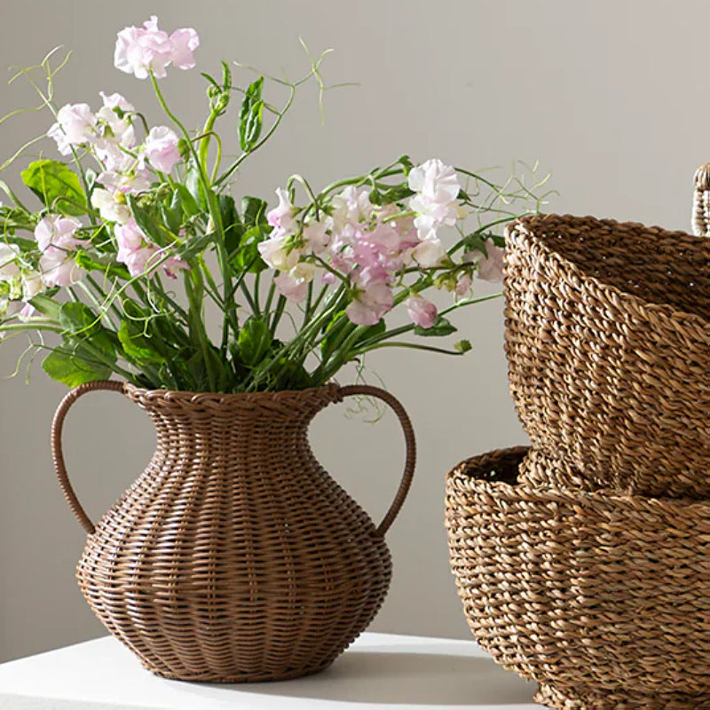 Handwoven decoration bouquet holder