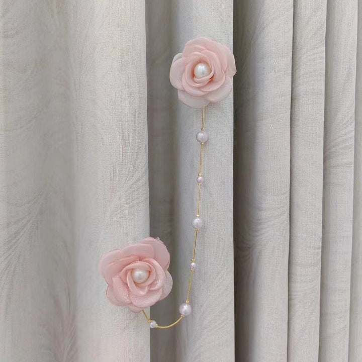 Decorative curtain clip with flower design