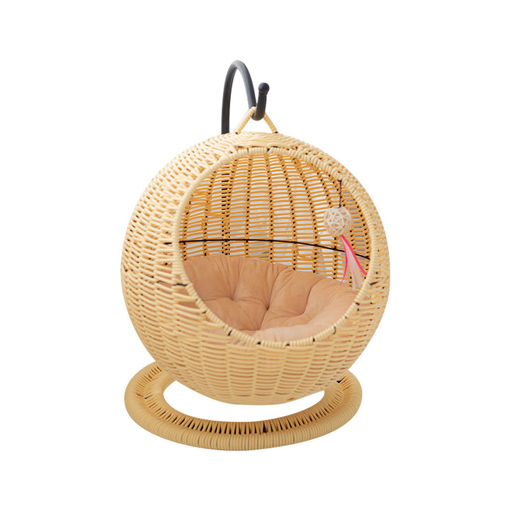 Hanging basket with comfortable padding