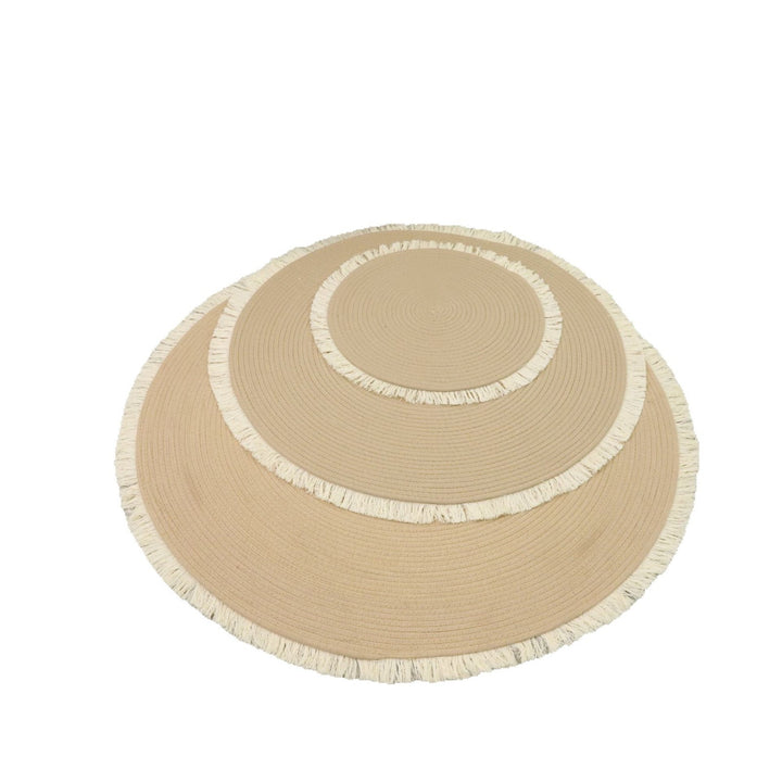 Round rug with fringed design