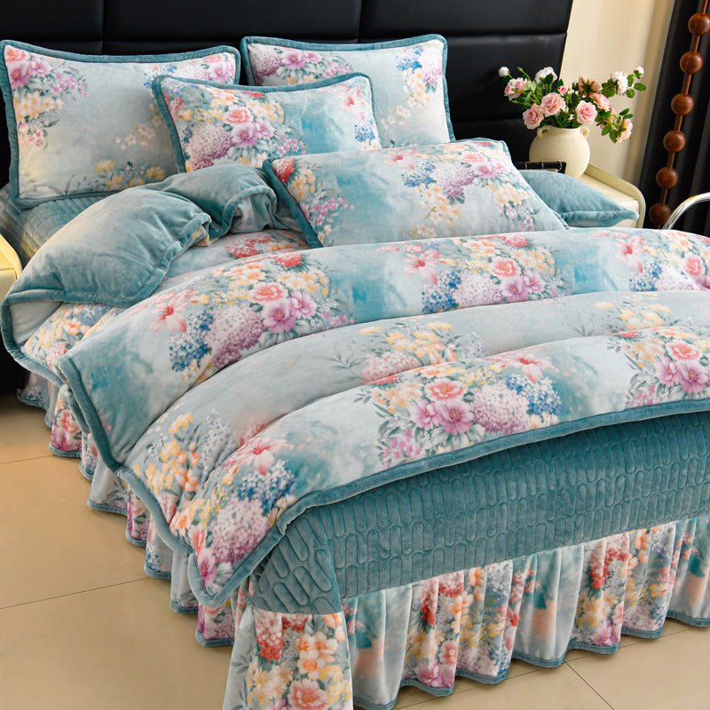 Luxurious Floral Embroidered Bedding Set
